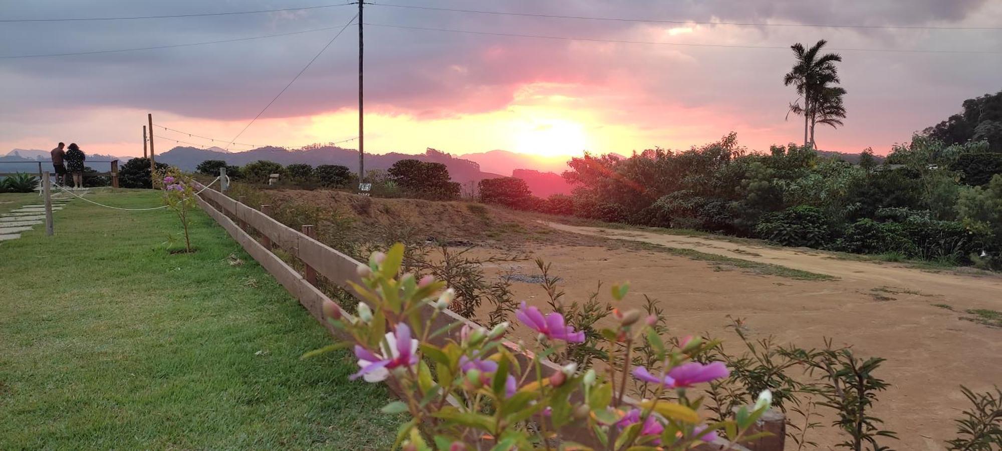 Chales Por Do Sol Caparao Velho Luaran gambar
